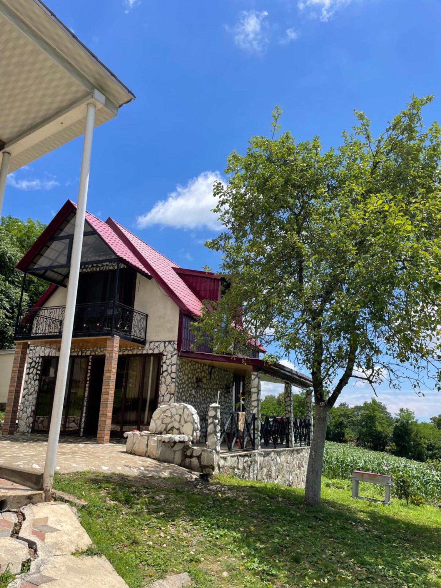 Kirta Hotel Gordi Luaran gambar